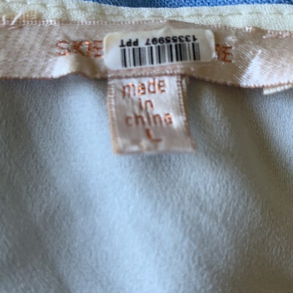 Beautiful top - Picture 5 of 6